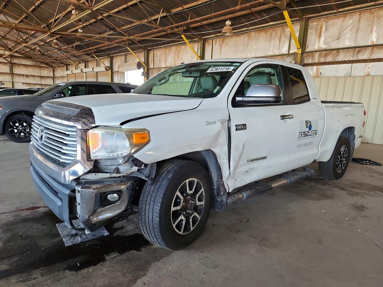 2016 Toyota Tundra Limited, VIN 5TFSY5F15GX210111 — Front end