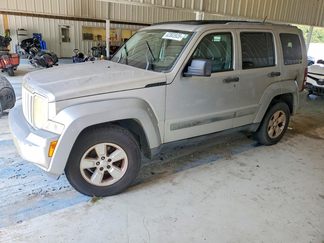 2010 Jeep Liberty Sport, VIN 1J4PP2GKXAW181324 — Minor dents and scratches