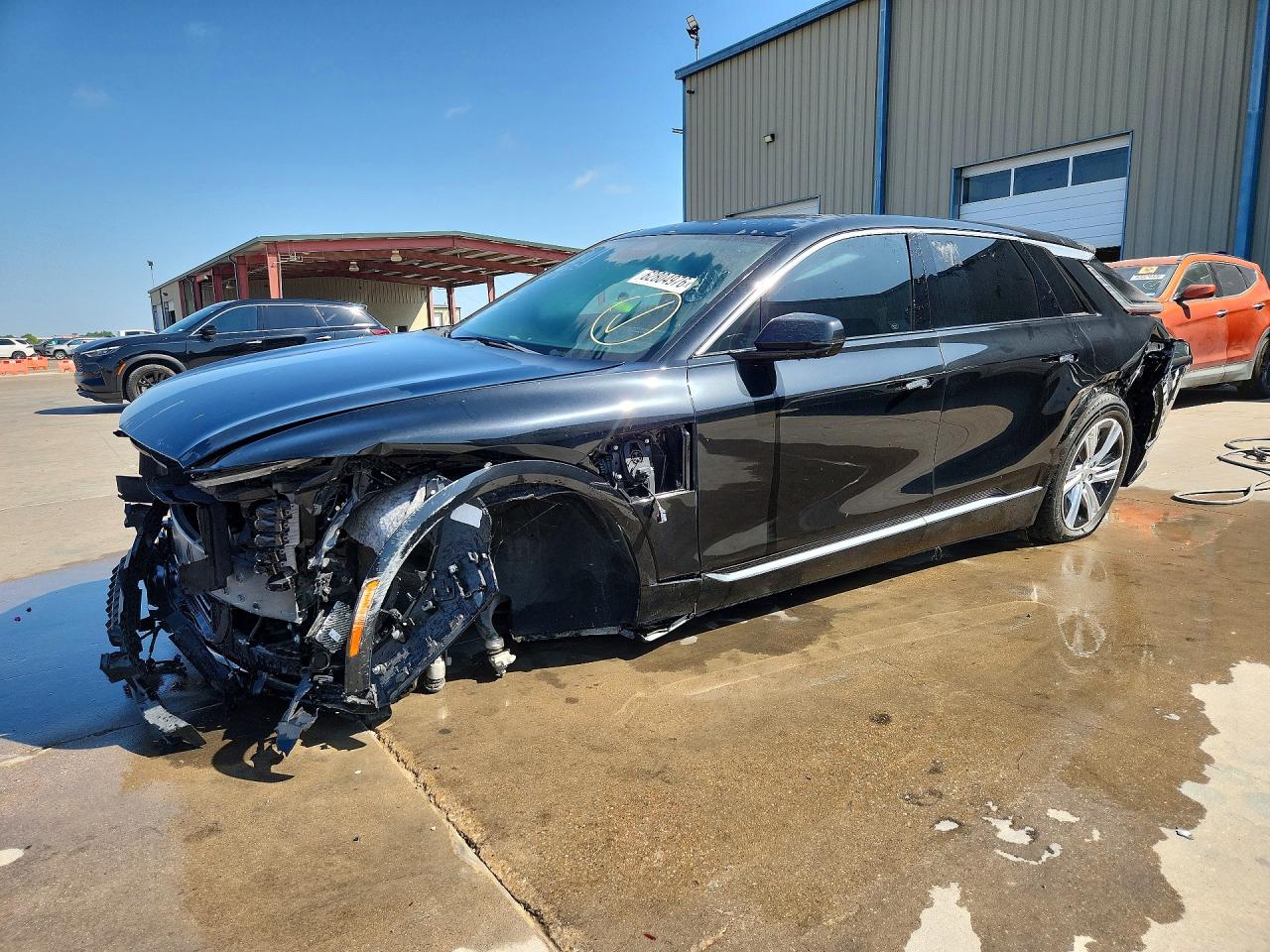 2024 Cadillac LYRIQ Tech, VIN 1GYKPMRK7RZ108702 — Front end