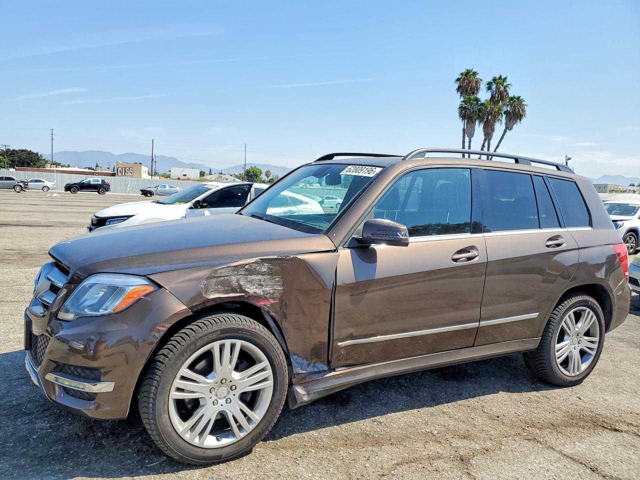 2014 Mercedes-Benz GLK 350, VIN WDCGG8JB0EG192683 — Перед