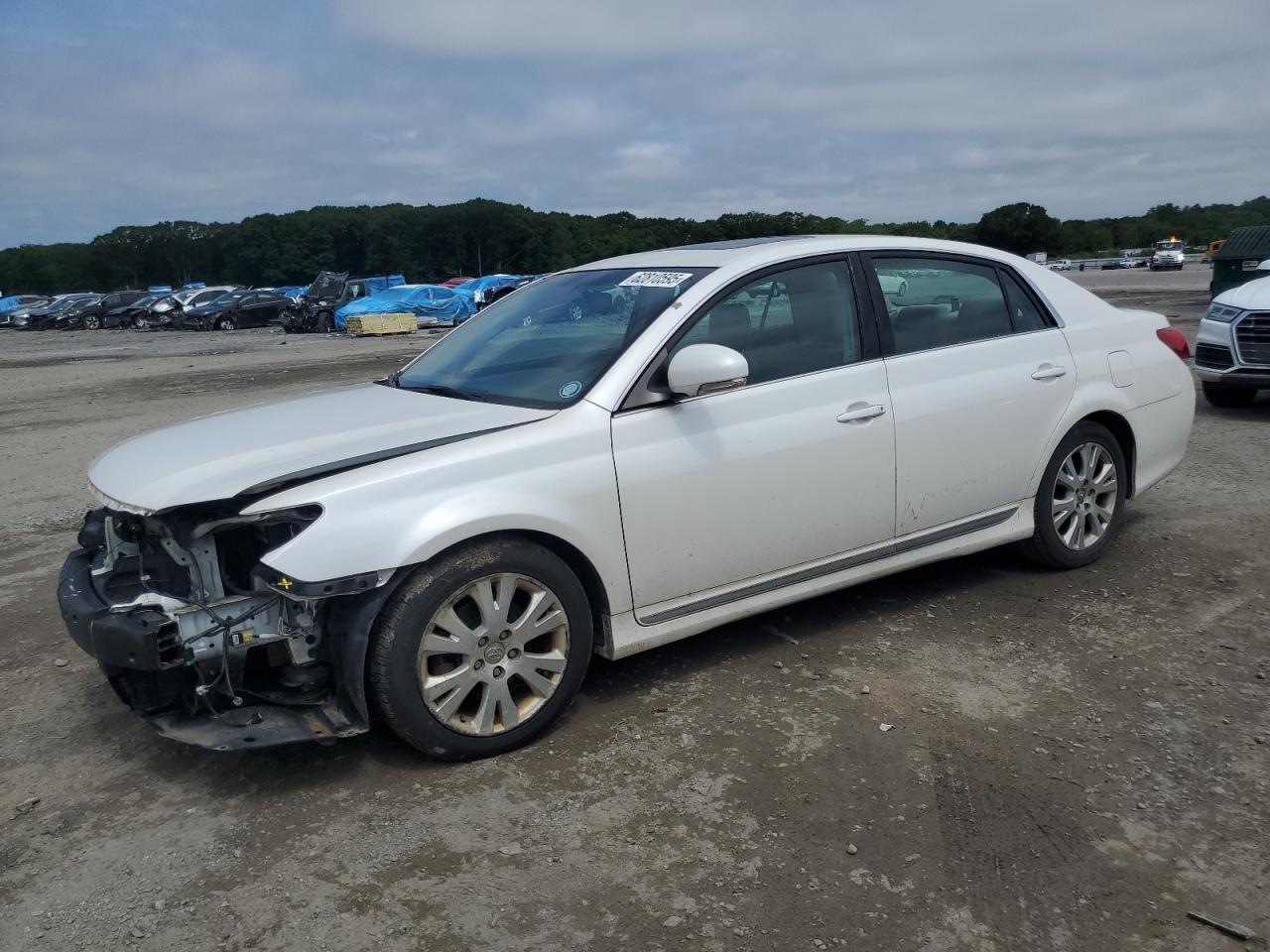 2011 Toyota Avalon, VIN 4T1BK3DB9BU399112 — Front end