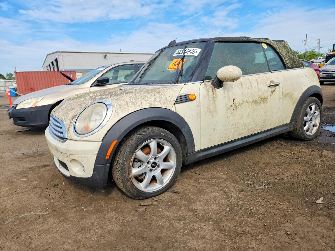 2010 MINI Convertible, VIN WMWMR3C54ATZ19772 — Пожар в салоне
