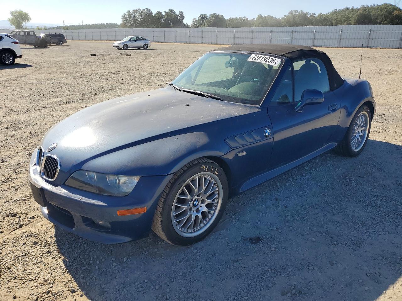 2000 BMW Z3 2.8, VIN 4USCH3347YLF42841 — Rear end