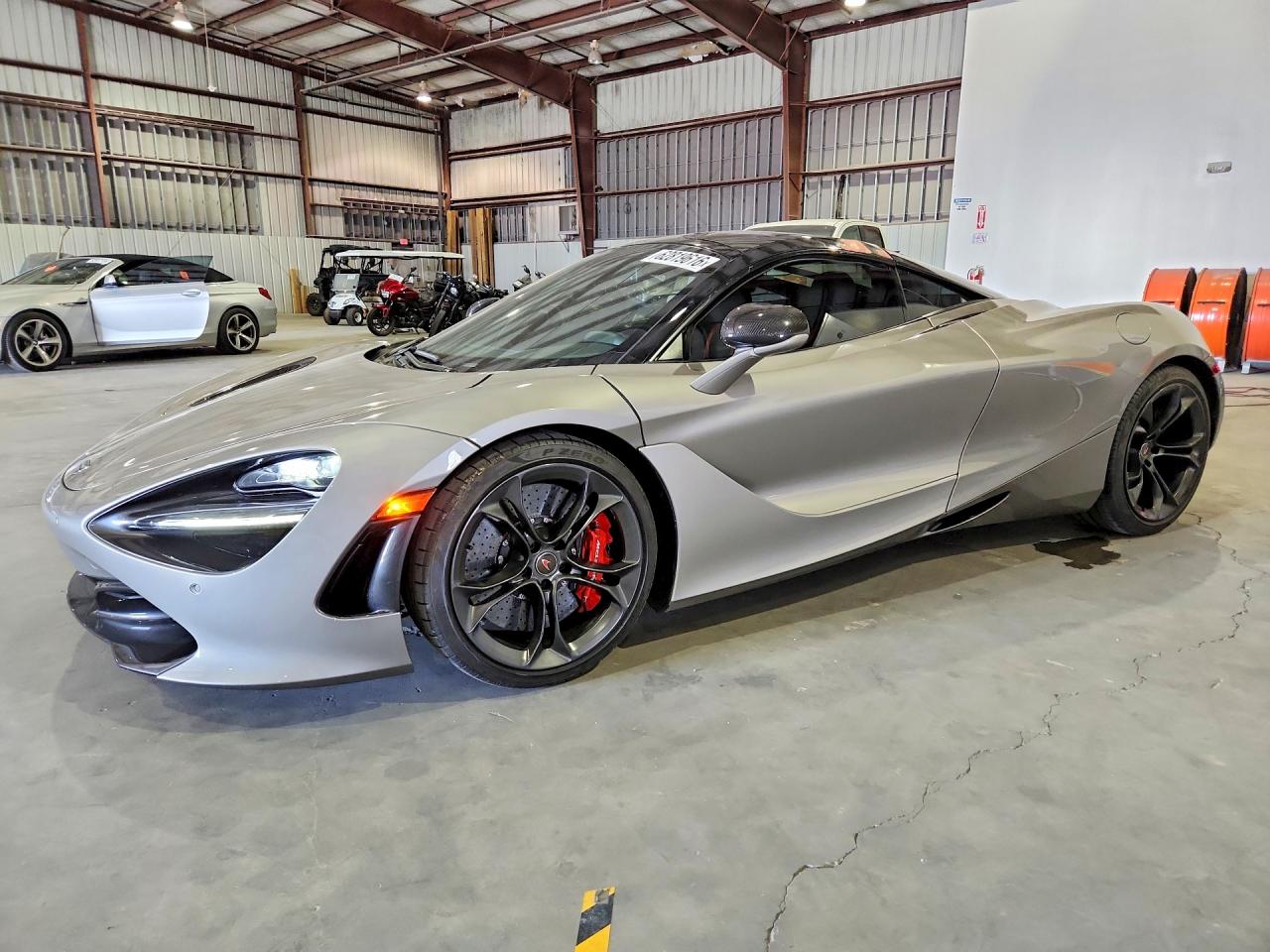 2018 McLaren 720S, VIN SBM14DCA3JW002108 — Roof