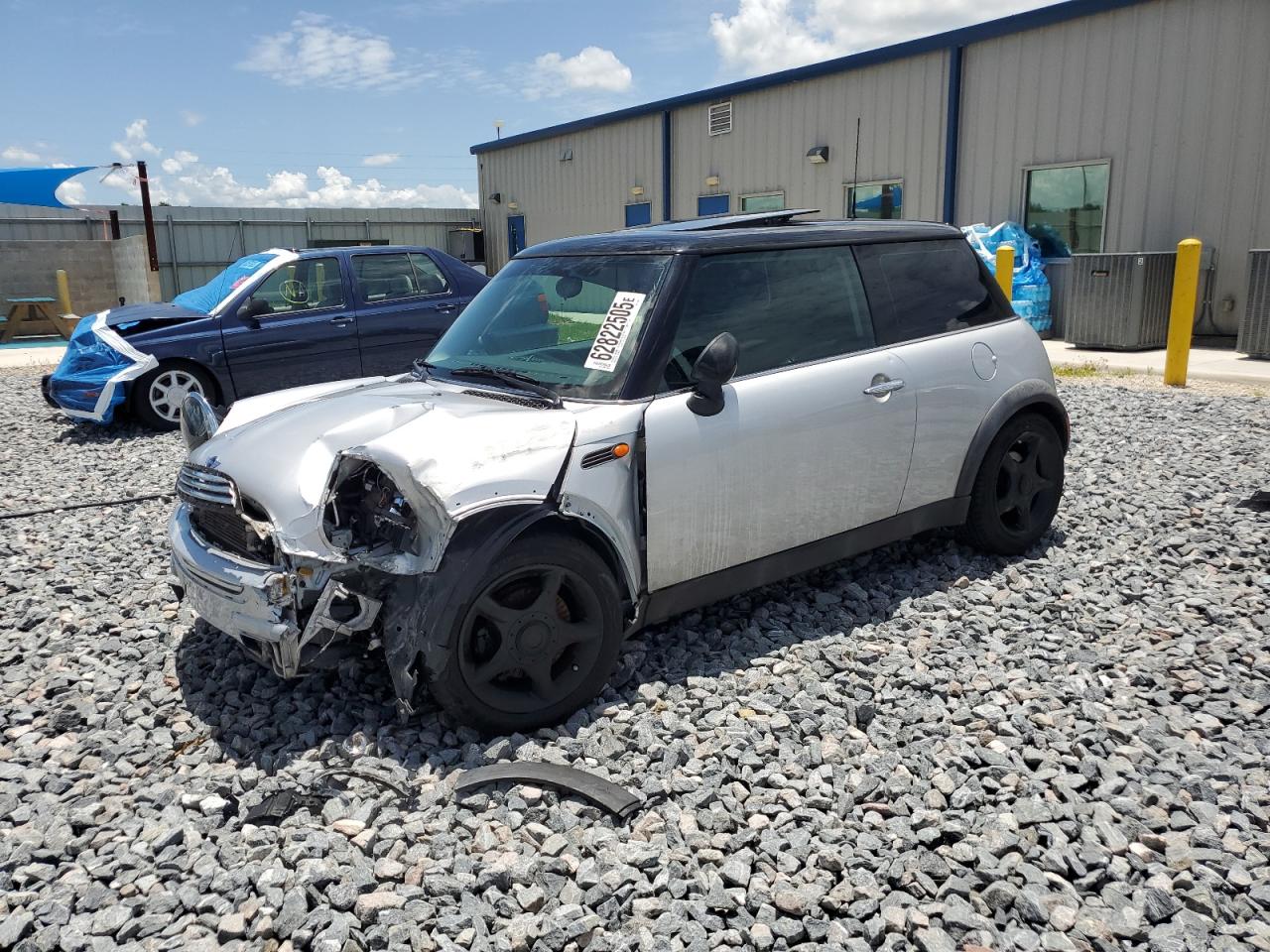 2002 MINI Hardtop, VIN WMWRC33442TE10204 — Front end