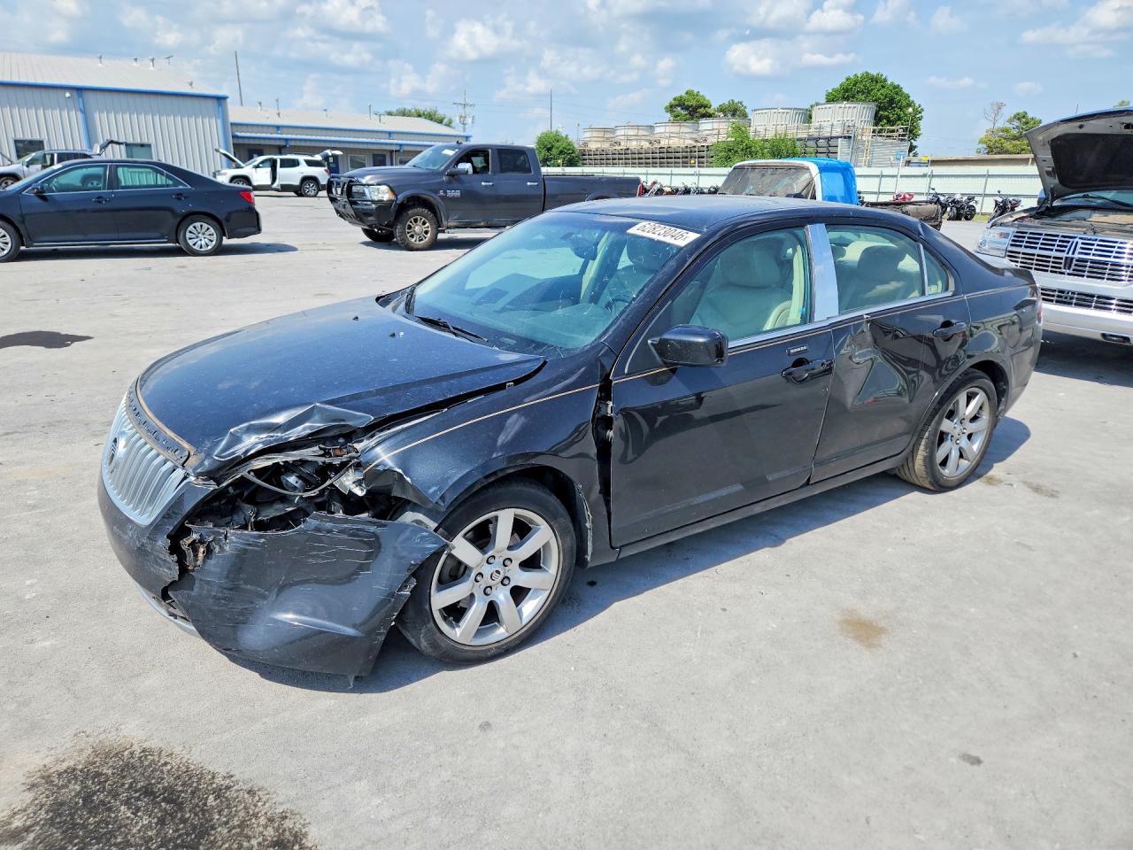 2010 Mercury Milan Premier, VIN 3MEHM0JG7AR648700 — Front end