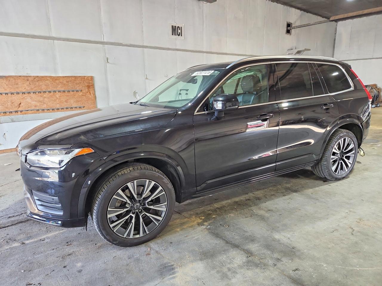 2021 Volvo XC90 Momentum, VIN YV4A22PK2M1713044 — Rear end