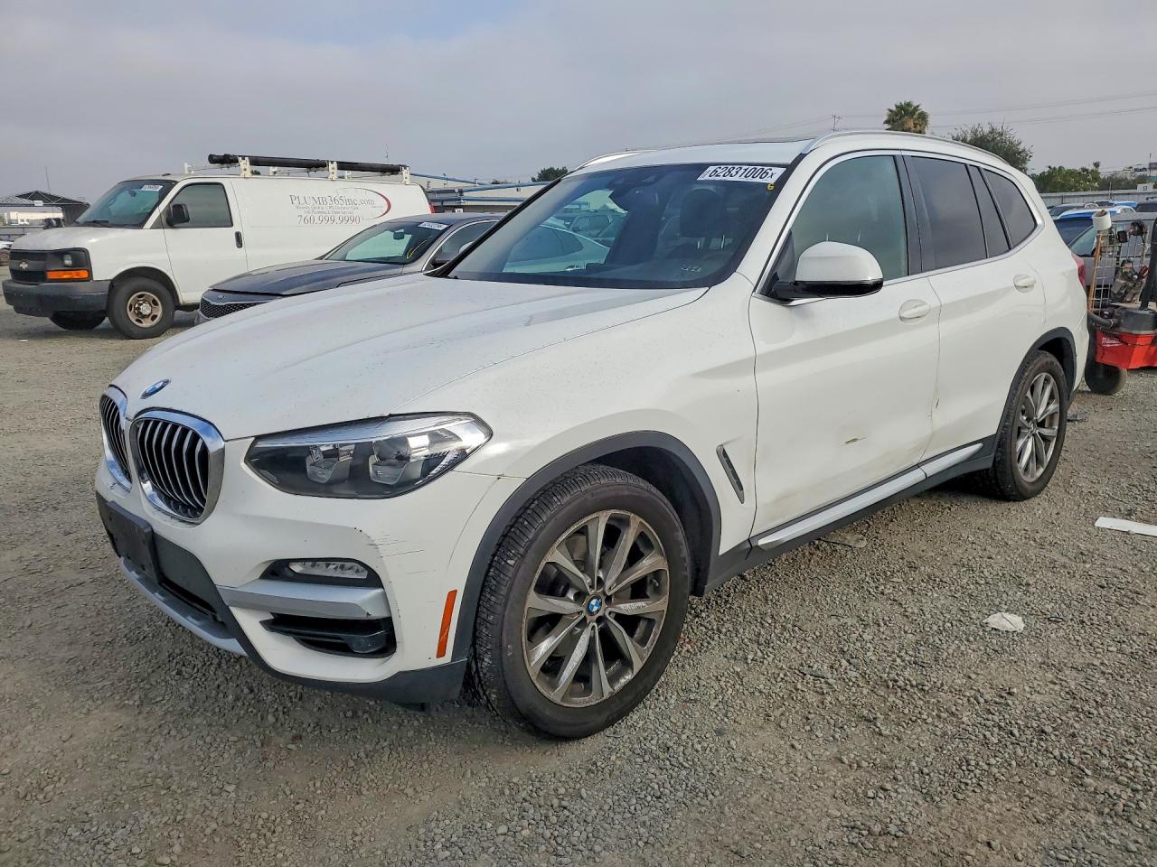 2019 BMW X3 sDrive30i, VIN 5UXTR7C57KLE96274 — Мелкие вмятины и царапины
