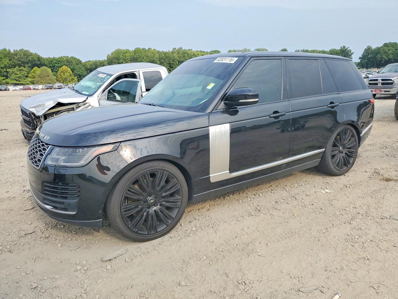 2019 Land Rover Range Rover, VIN SALGS2RE1KA531670 — Minor dents and scratches
