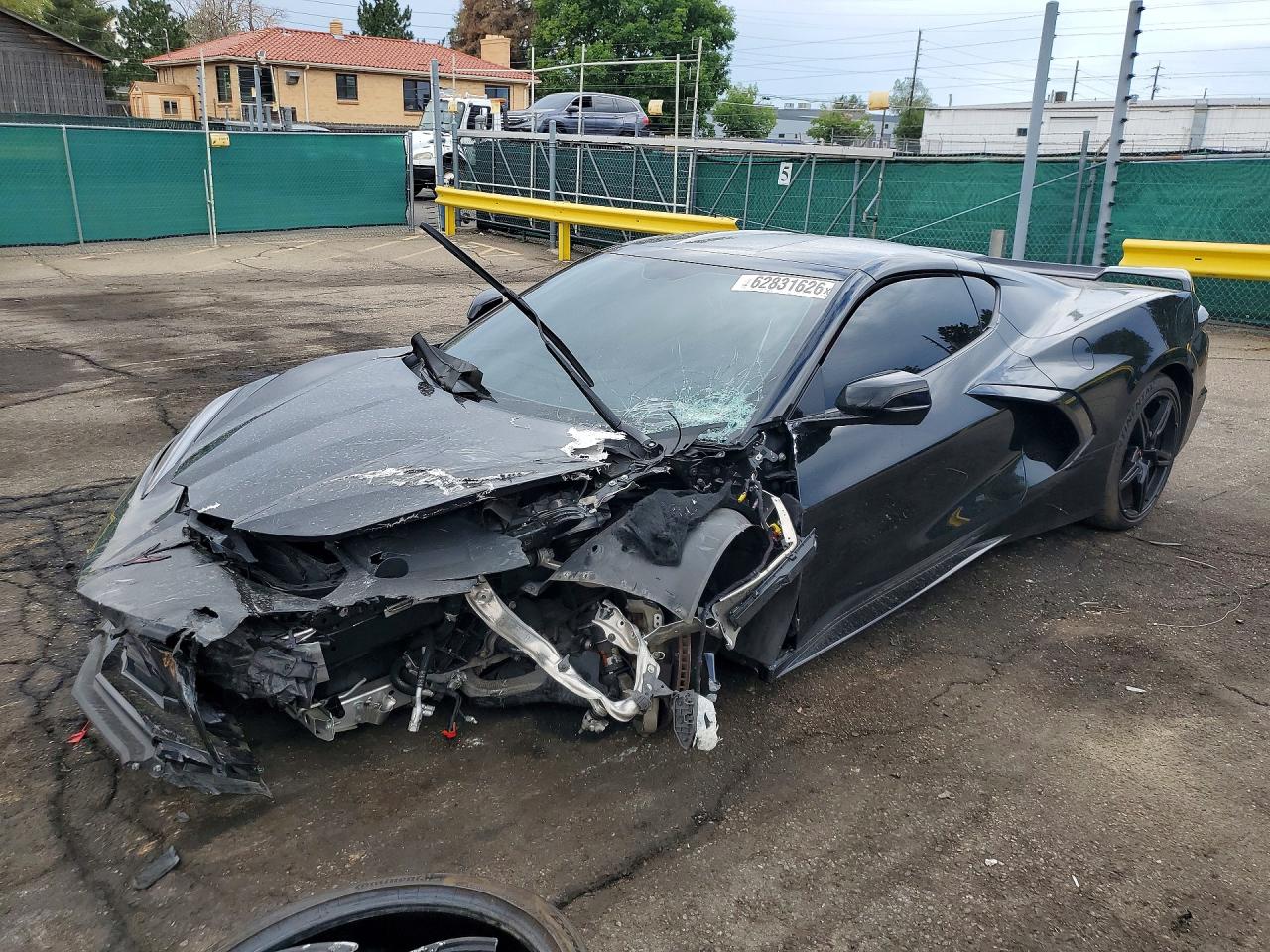 2021 Chevrolet Corvette 1LT, VIN 1G1YA2D46M5122078 — Перед