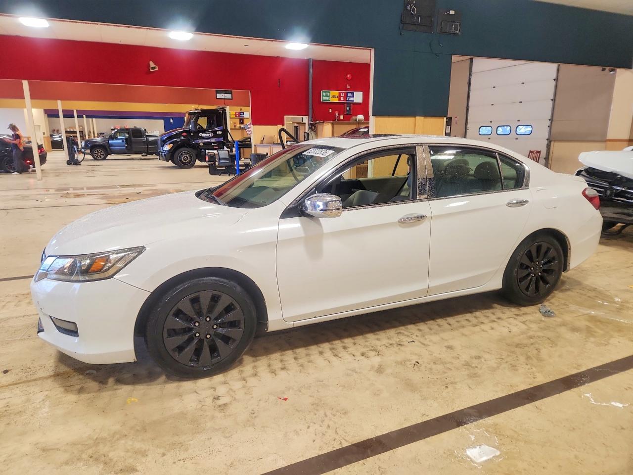 2014 Honda Accord EX-L, VIN 1HGCR2F81EA307904 — Side