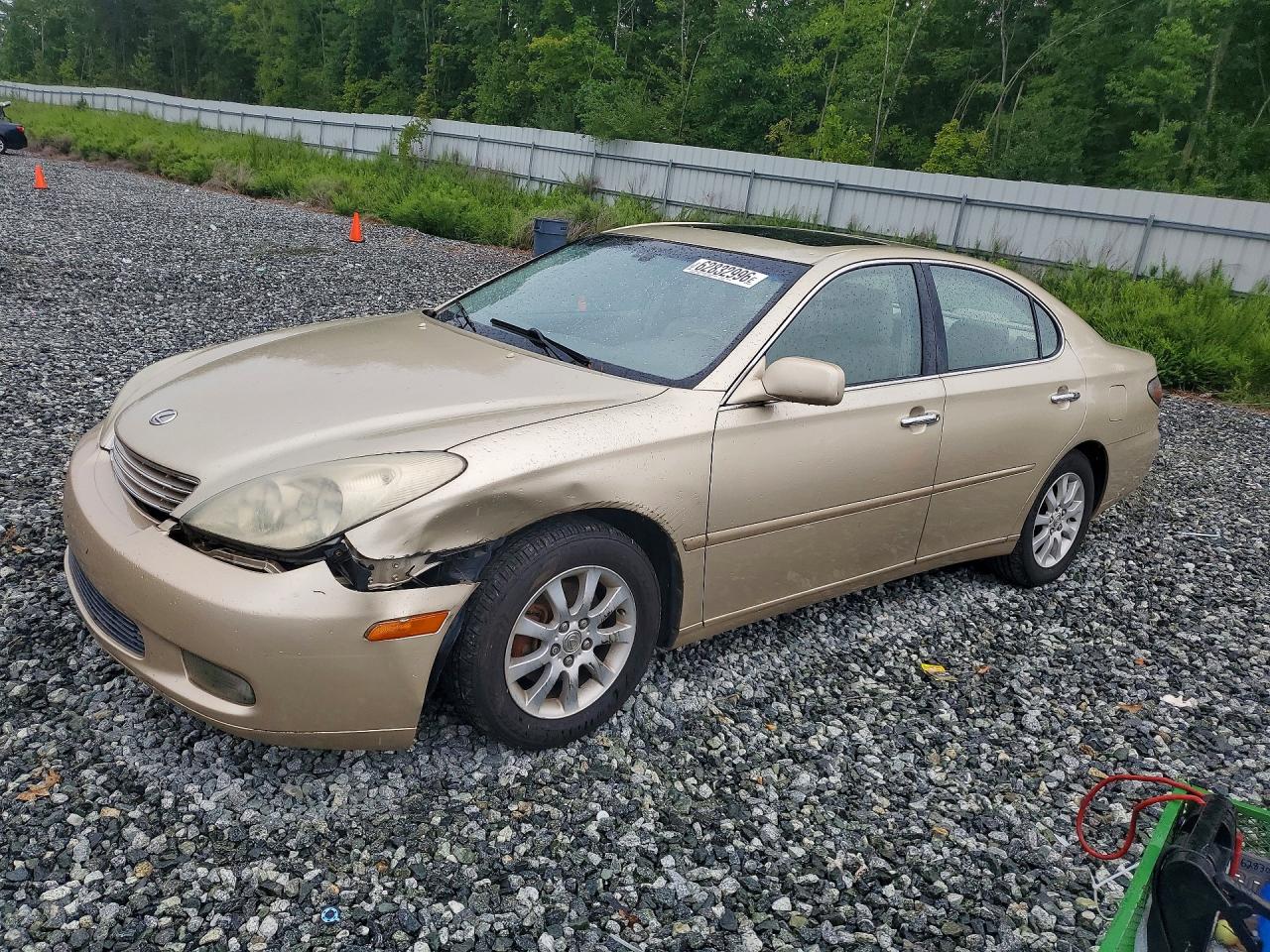 2003 Lexus ES 300, VIN JTHBF30G530122359 — Front end