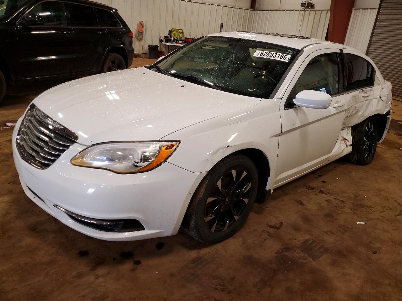 2011 Chrysler 200 Touring, VIN 1C3BC1FB2BN549627 — Бок