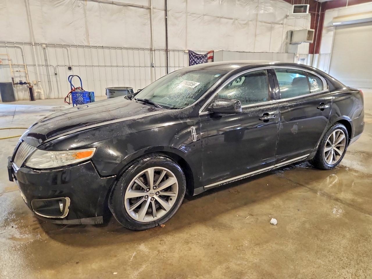 2010 Lincoln MKS, VIN 1LNHL9ERXAG614063 — Side