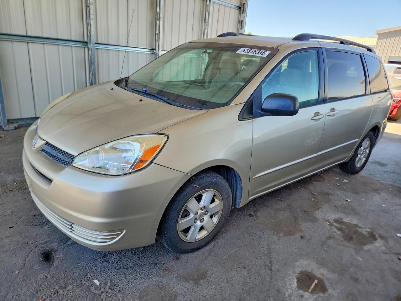 2005 Toyota Sienna LE, VIN 5TDZA23C05S320171 — Minor dents and scratches