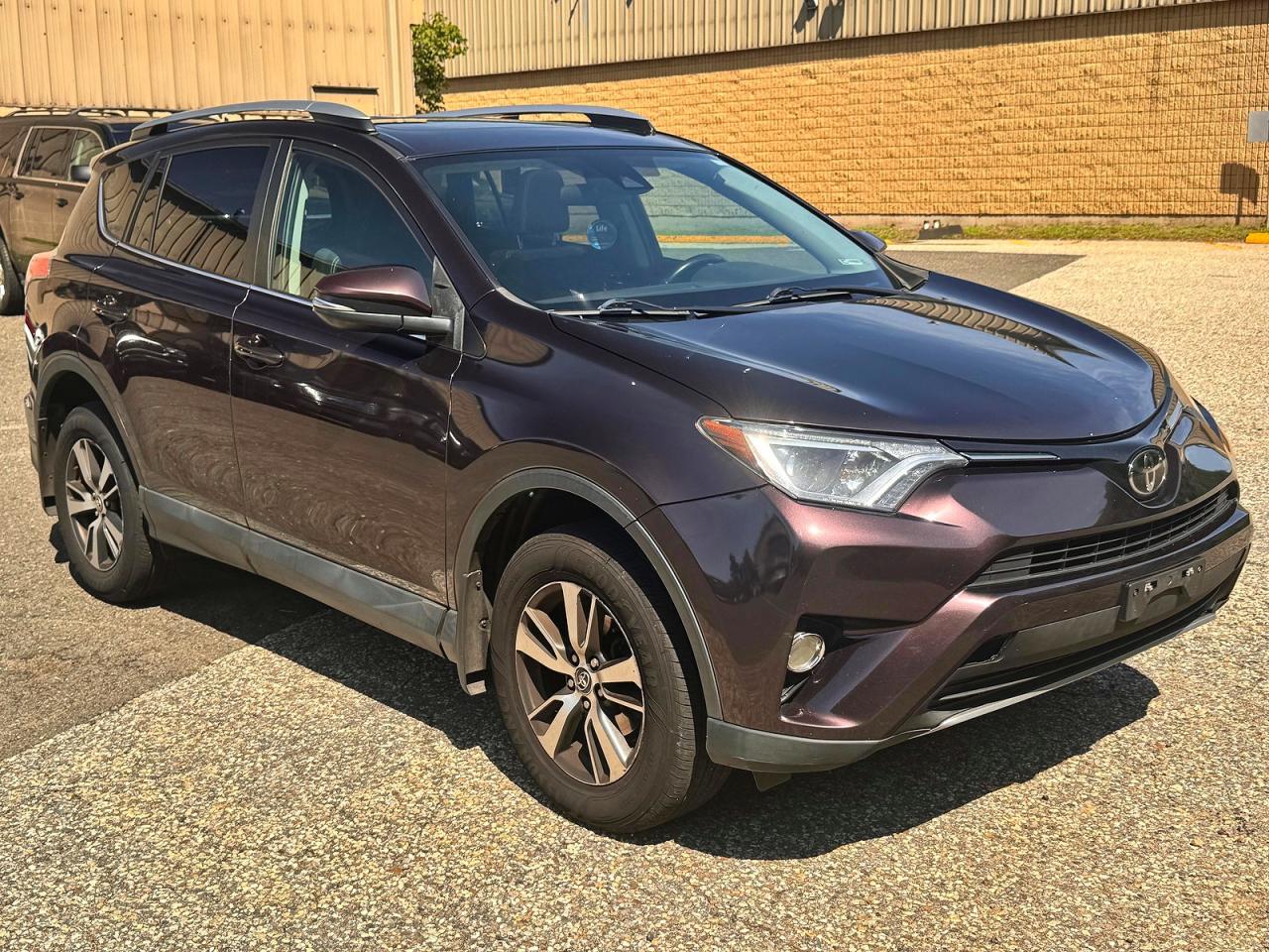 2017 Toyota RAV4 XLE, VIN 2T3RFREV5HW659357 — Normal wear