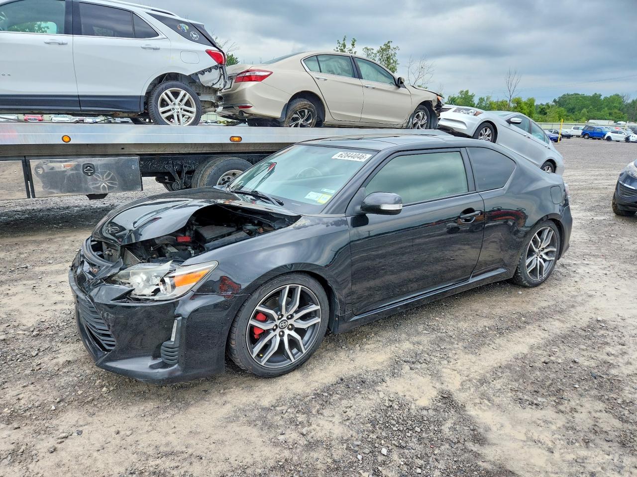 2015 Scion tC, VIN JTKJF5C73F3095985 — Front end