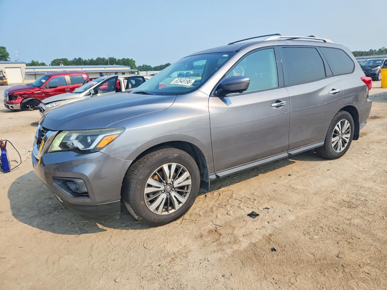 2017 Nissan Pathfinder SV, VIN 5N1DR2MN6HC675897 — Механическое