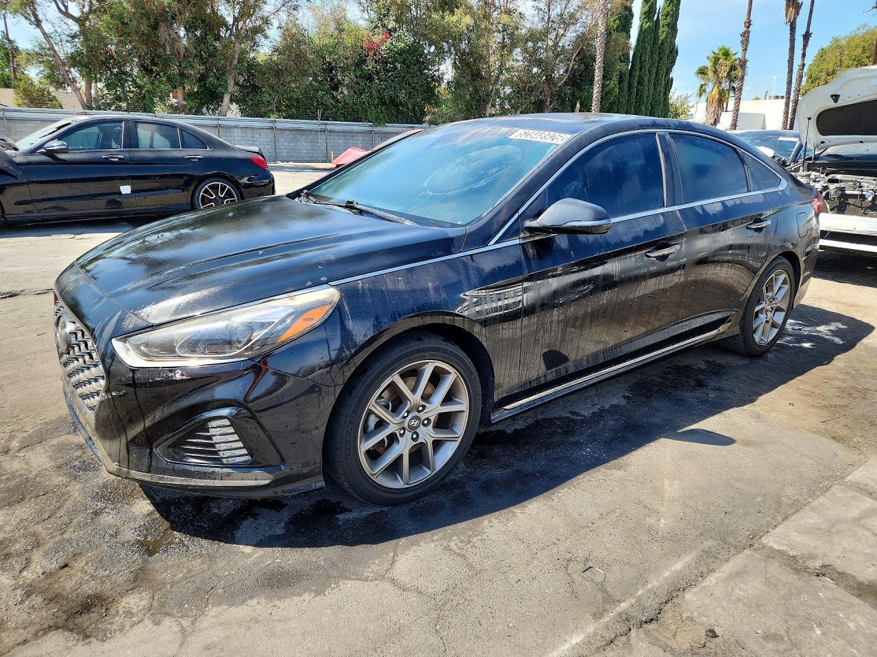 2018 Hyundai Sonata Limited, VIN 5NPE34AB9JH659672 — Rear end