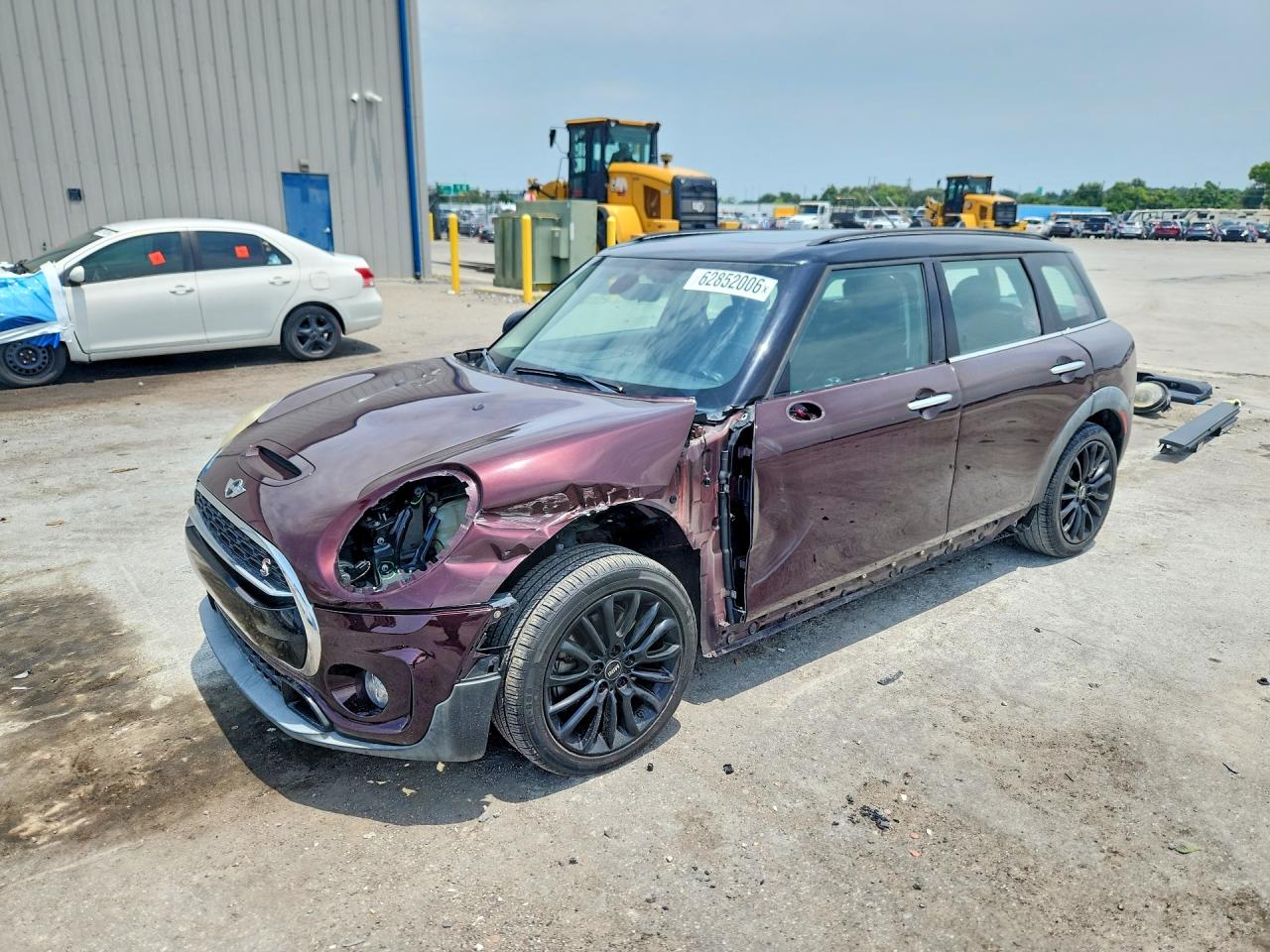 2017 MINI Clubman Cooper S, VIN WMWLN9C3XH2E49727 — Side