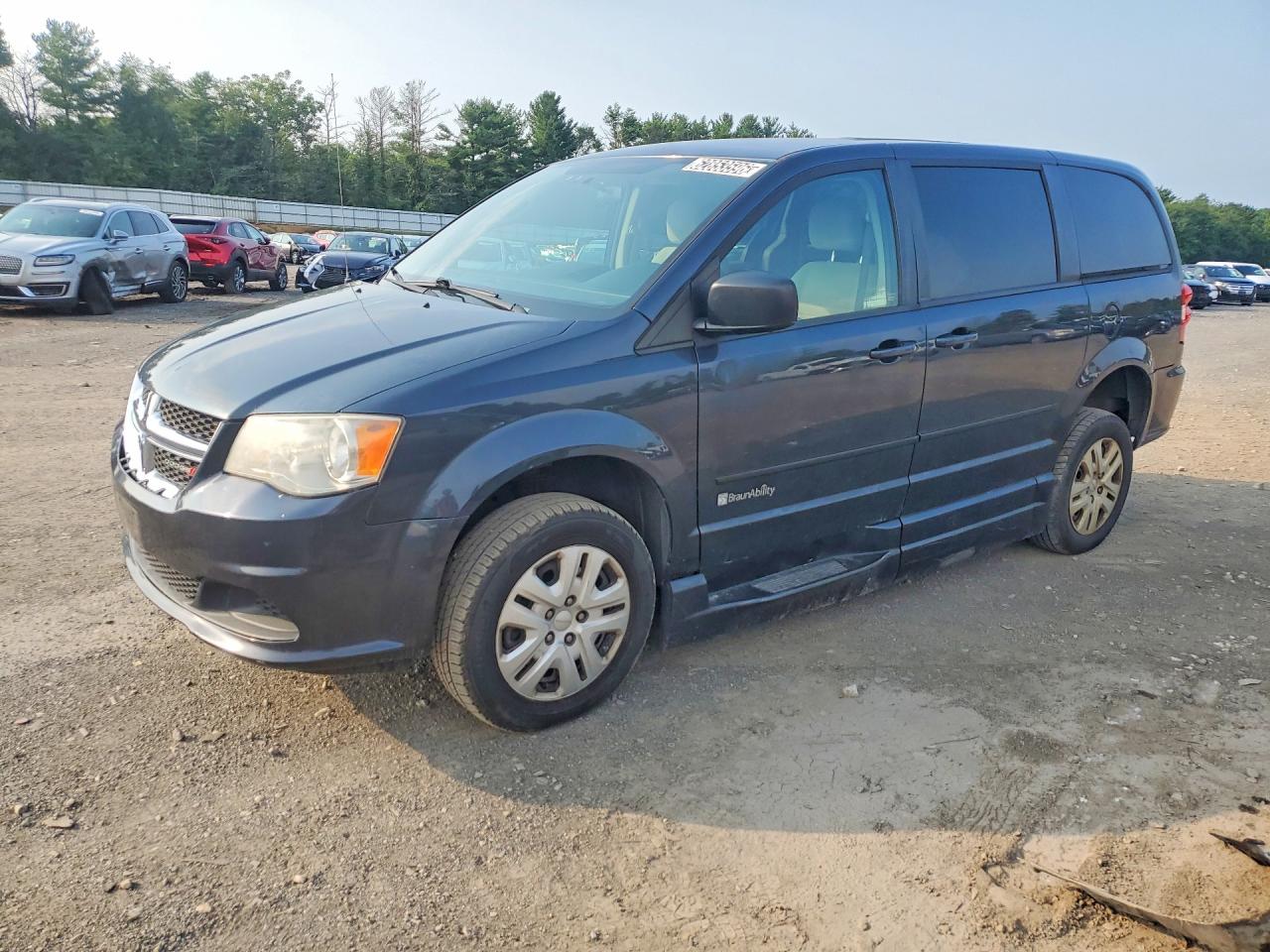 2014 Dodge Grand Caravan SE, VIN 2C7WDGBG2ER220404 — Зад
