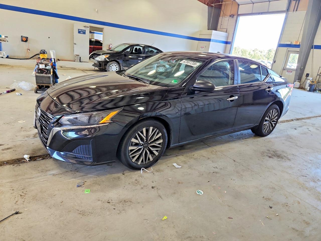 2024 Nissan Altima SV, VIN 1N4BL4DV1RN306627 — Front end