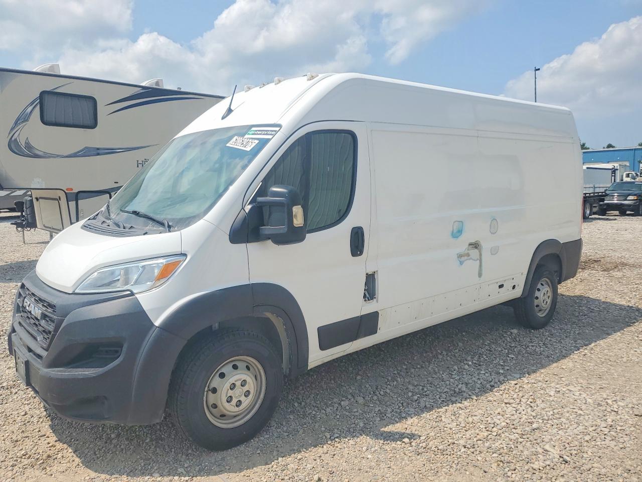 2023 Ram ProMaster Cargo, VIN 3C6LRVDG0PE571696 — Бок