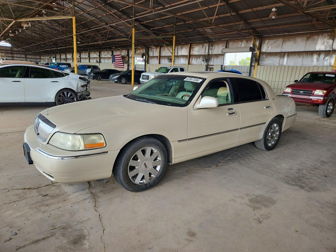 2003 Lincoln Town Car Cartier, VIN 1LNHM83W23Y651217 — Rear end