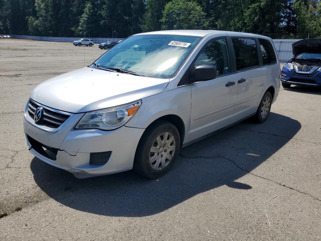 2011 Volkswagen Routan S, VIN 2V4RW4DG8BR714784 — Зад