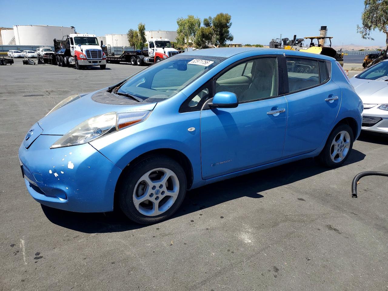 2011 Nissan LEAF SL, VIN JN1AZ0CP2BT002016 — Фото с аукциона 1 of 4