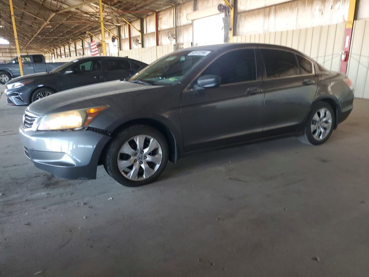2009 Honda Accord EX-L, VIN 1HGCP26819A087000 — Бок