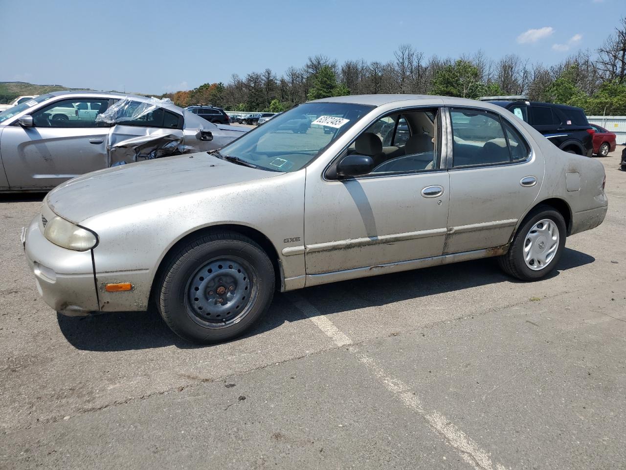 1994 Nissan Altima GLE, VIN 1N4BU31D6RC177993 — Front end
