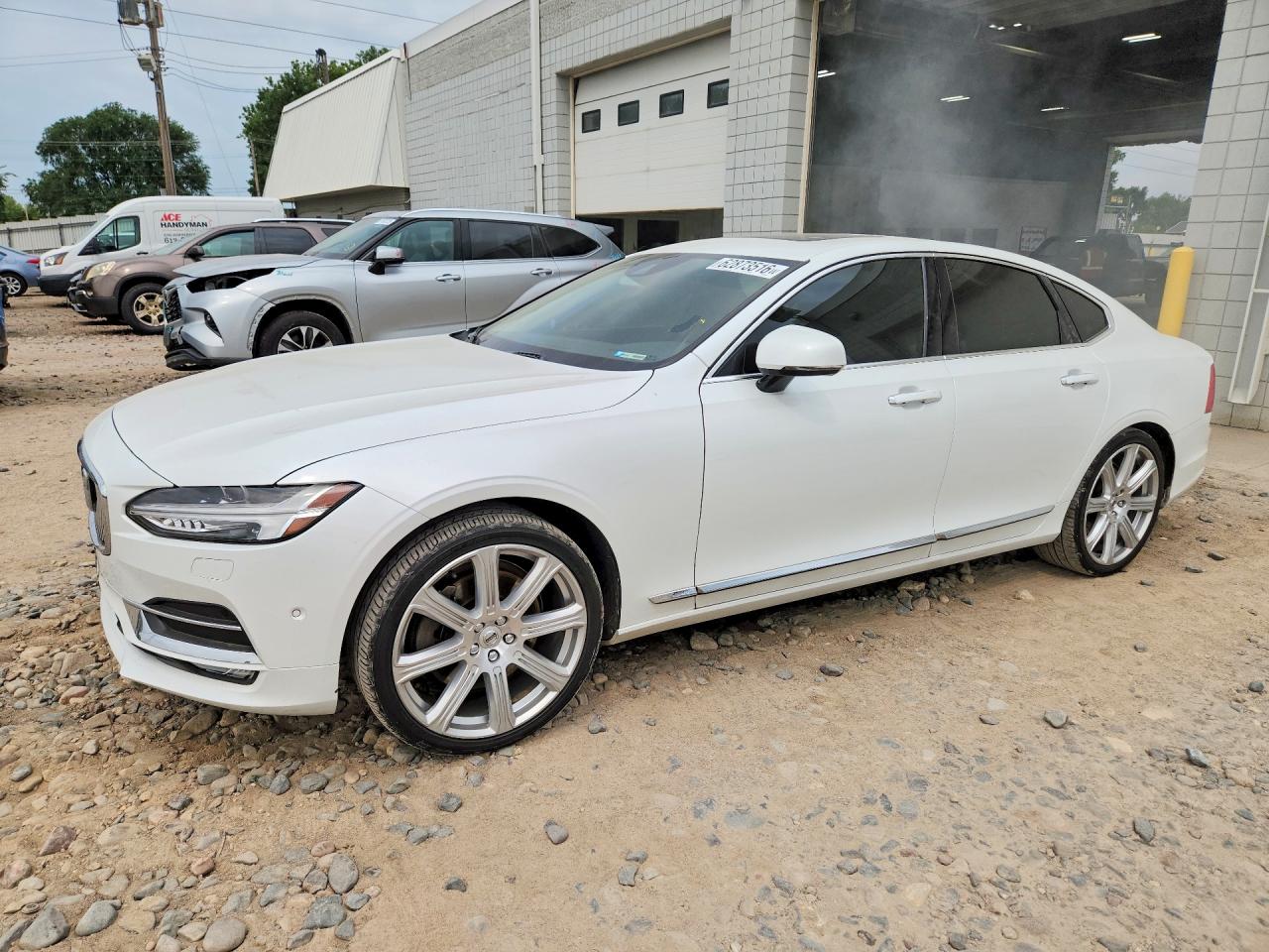 2017 Volvo S90 Inscription, VIN YV1A22ML6H1008540 — Mechanical