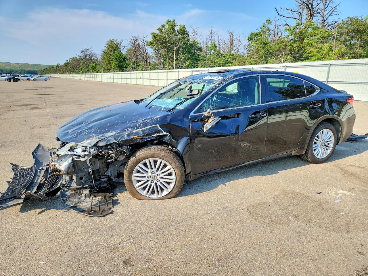 2014 Lexus ES 330, VIN JTHBK1GG3E2102950 — Опрокидывание