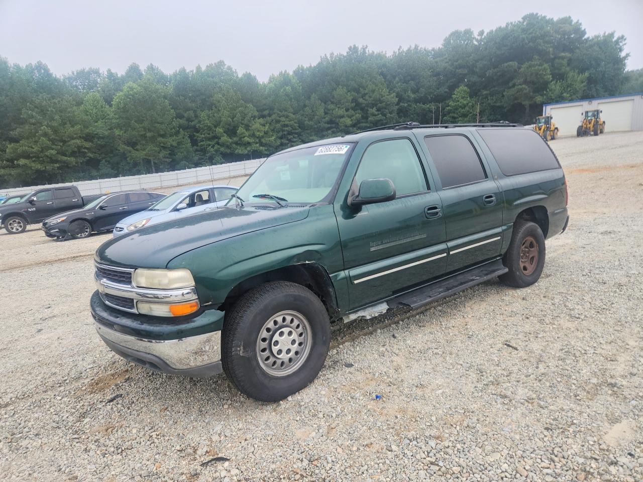 2002 Chevrolet Suburban LS, VIN 3GNEC16Z02G202111 — Перед