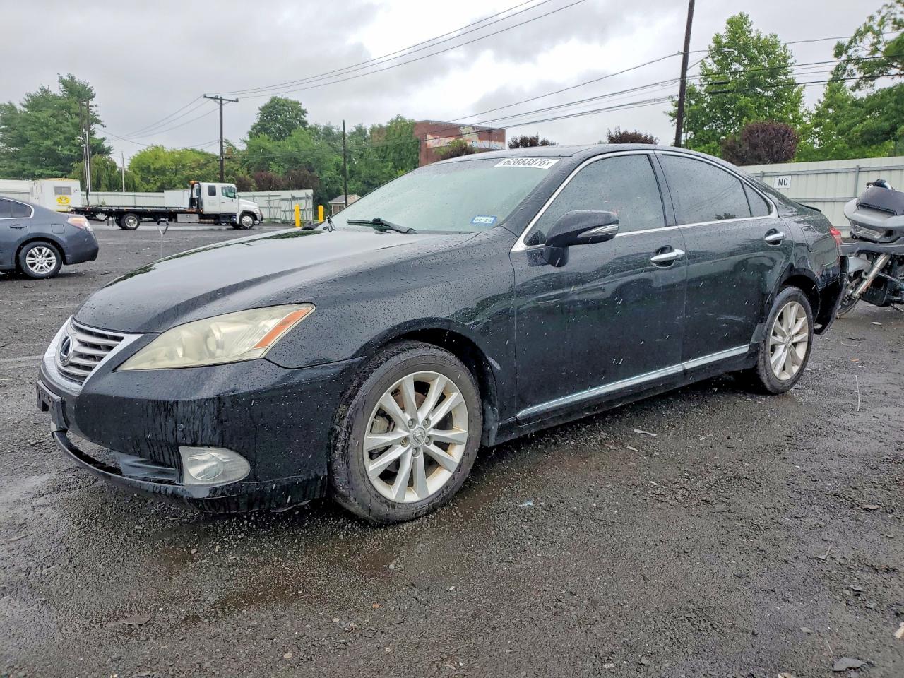 2011 Lexus ES 330, VIN JTHBK1EG9B2436270 — Rear end