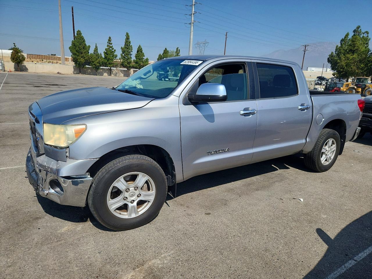2013 Toyota Tundra, VIN 5TFEM5F14DX058522 — Front end
