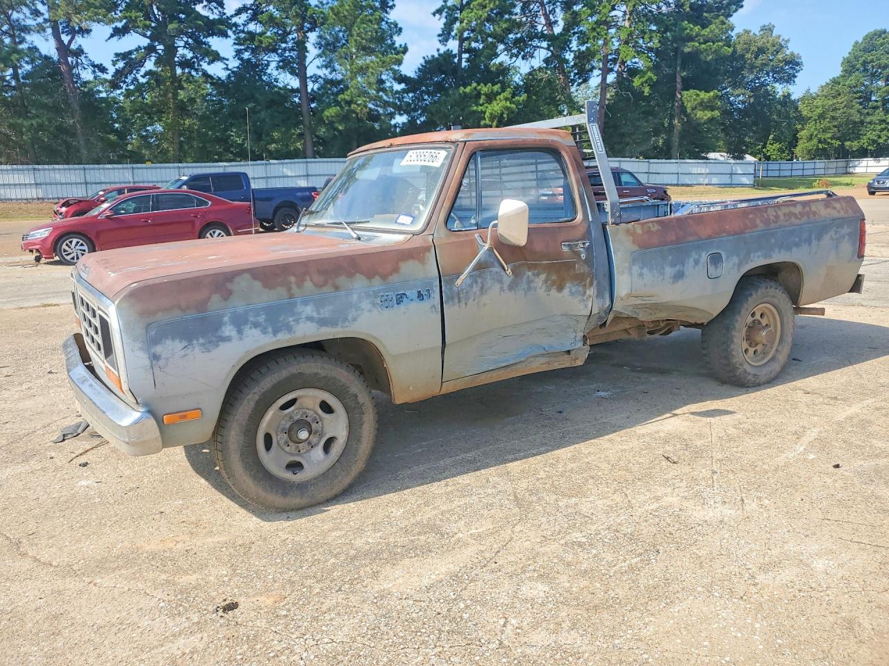 1985 Dodge D Series, VIN 1B7HD24T7FS715698 — Side