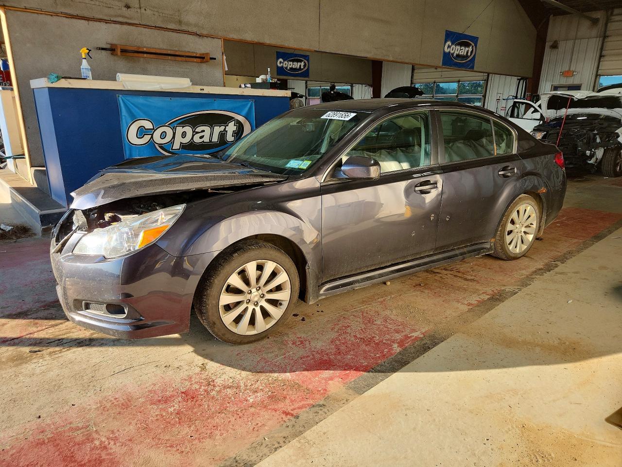 2010 Subaru Legacy Limited Moon, VIN 4S3BMBK62A3227796 — Перед