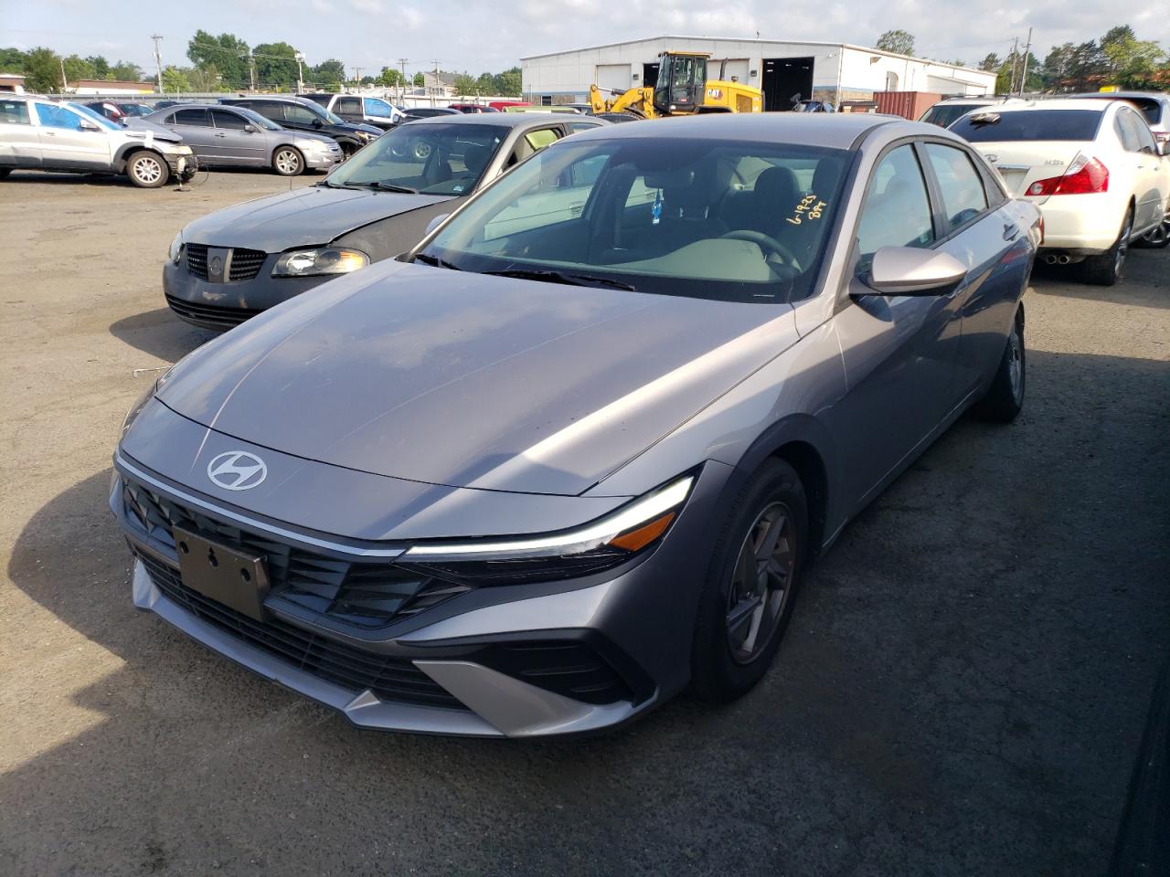 2025 Hyundai Elantra SE, VIN KMHLL4DG2SU013925 — Rear end