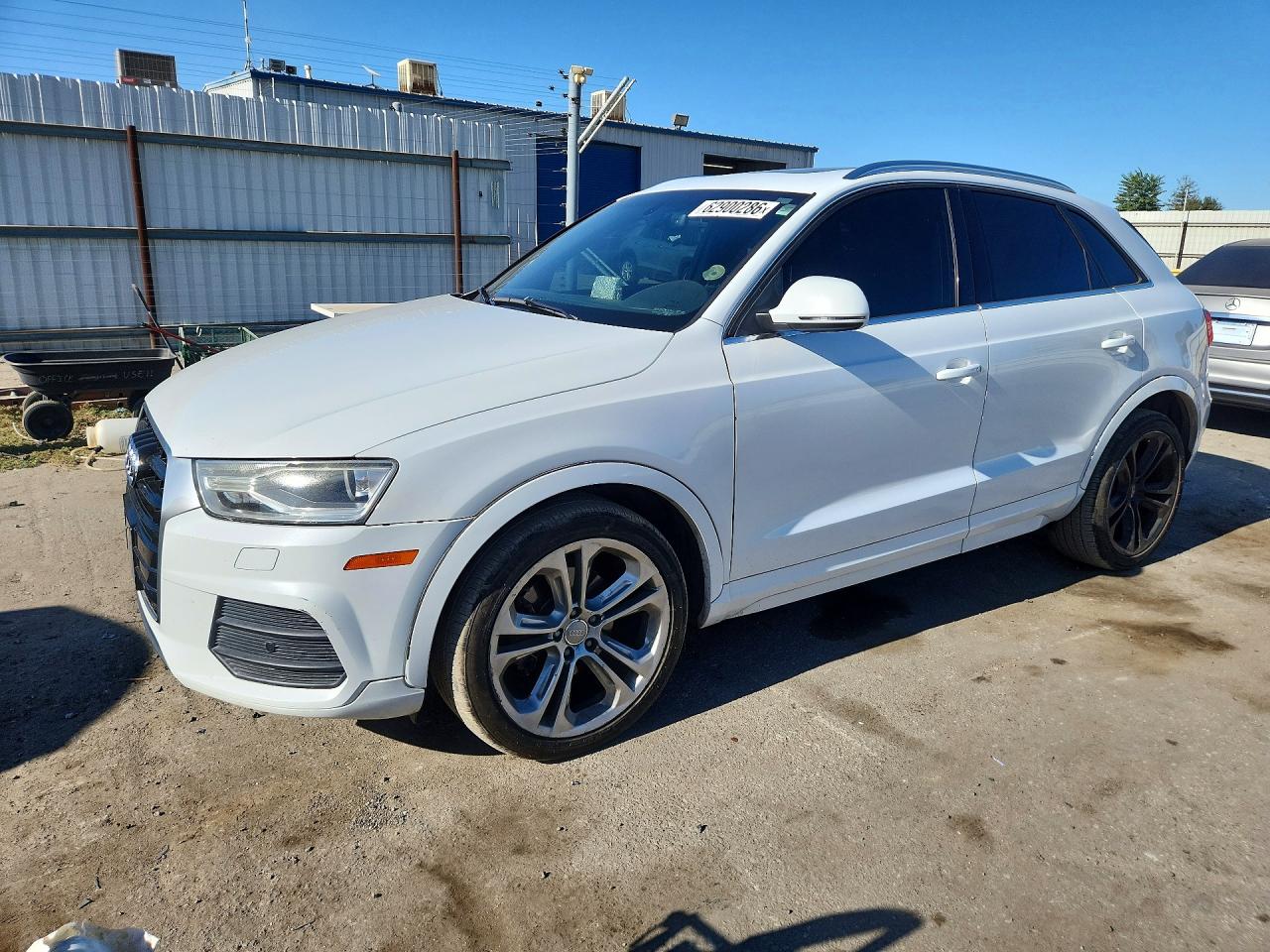 2017 Audi Q3 Premium Plus, VIN WA1HCCFS4HR006342 — Мелкие вмятины и царапины