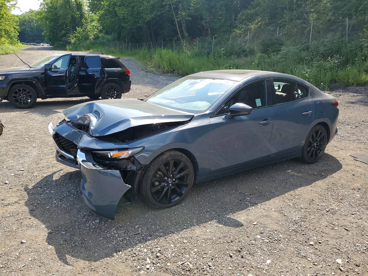 2024 Mazda 3 S Carbon Edition, VIN 3MZBPBCM0RM410559 — Перед