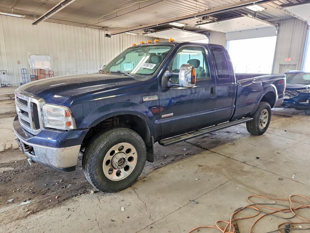 2005 Ford F-350 XL, VIN 1FTWX31P95EB19615 — All over