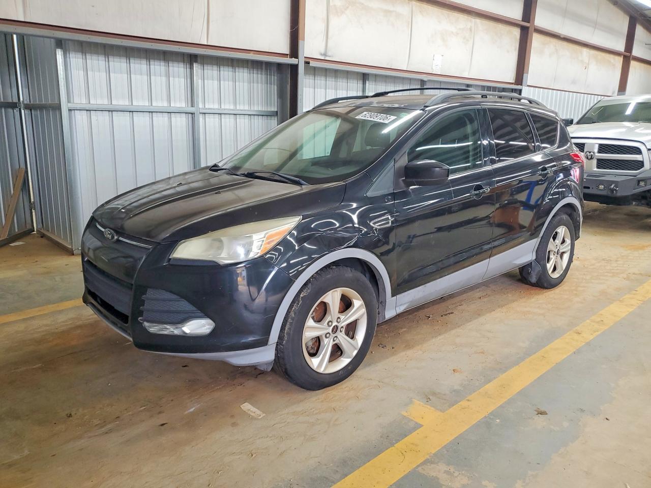 2013 Ford Escape SE, VIN 1FMCU0G92DUD72133 — Front end