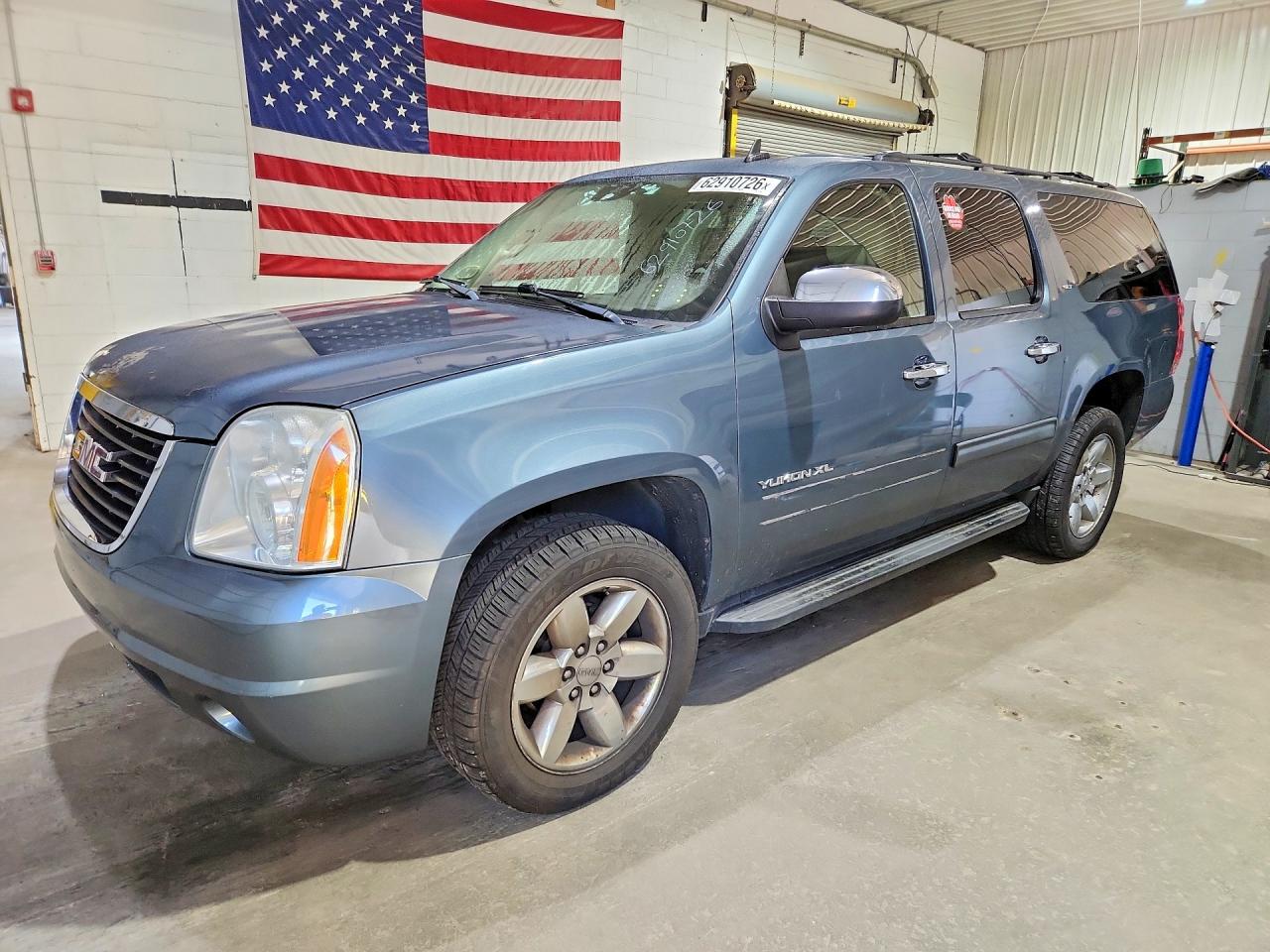 2010 GMC Yukon XL SLT, VIN 1GKUKKE30AR177160 — Rear end