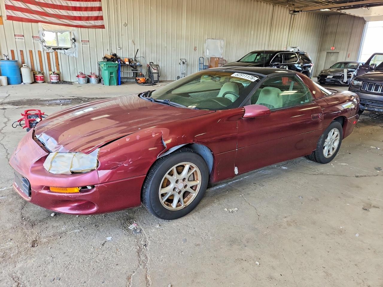 2001 Chevrolet Camaro, VIN 2G1FP22K712141124 — Front end
