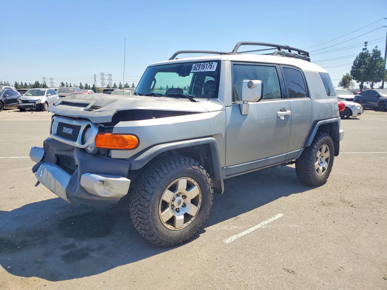 2010 Toyota FJ Cruiser, VIN JTEBU4BF2AK093594 — Front end