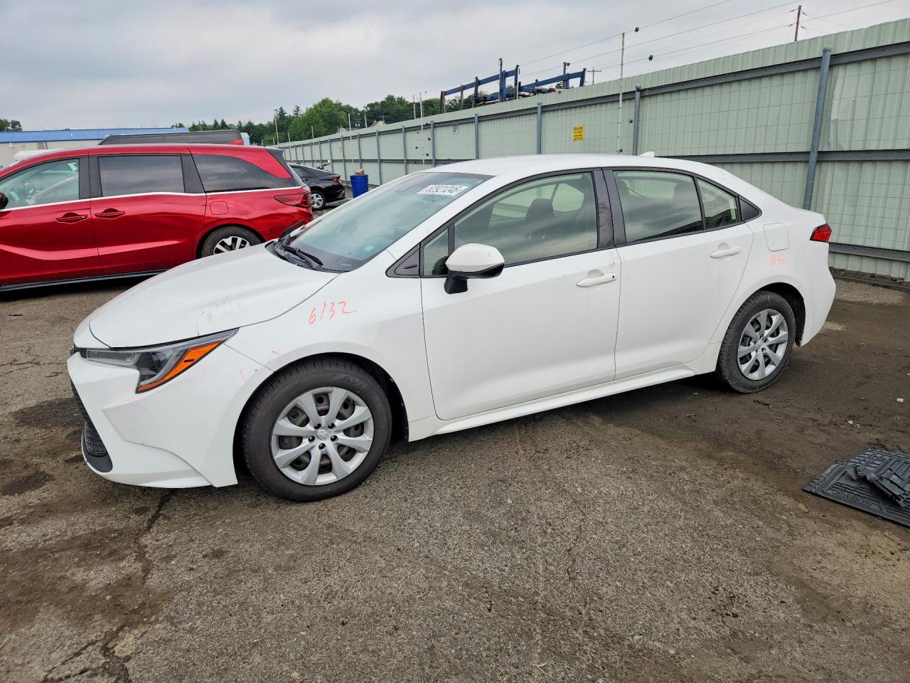 2021 Toyota Corolla LE, VIN JTDEPMAE4MJ180716 — Side