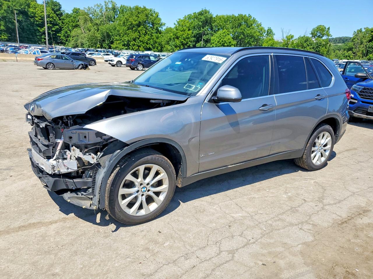 2016 BMW X5 xDrive35i, VIN 5UXKR0C53G0S89390 — Front end