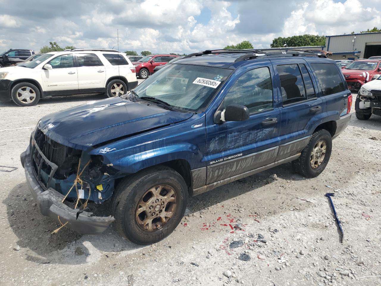 1999 Jeep Grand Cherokee Laredo, VIN 1J4GW58S0XC707926 — Front end